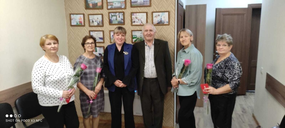 С Международным днем пожилых людей!