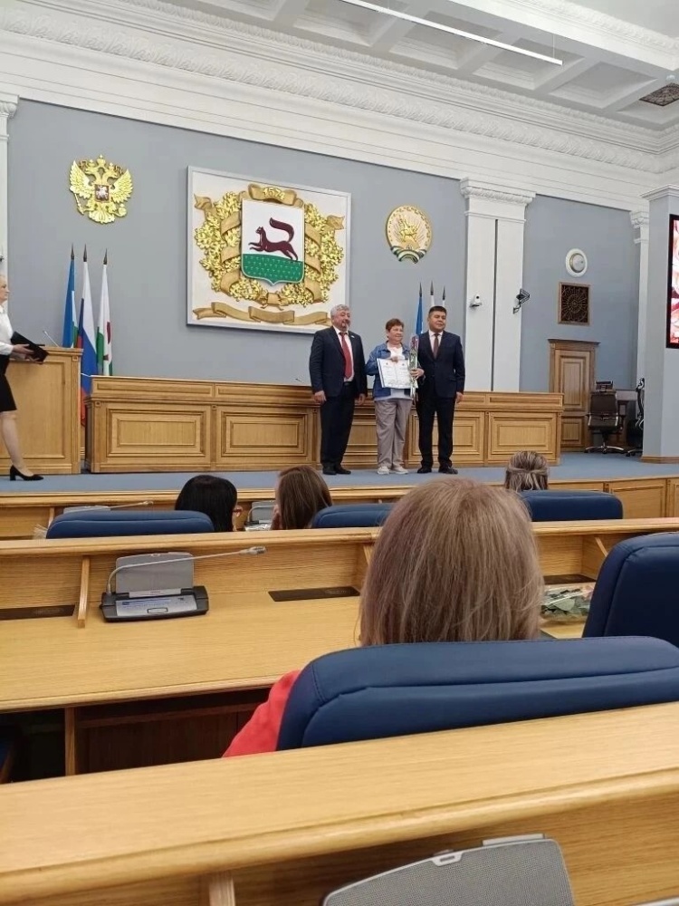 Торжественное награждение зубного техника Салиховой Фиалки Фанилевны